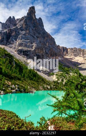 Blick auf den Sorapis See in den Dolomiten. Stockfoto