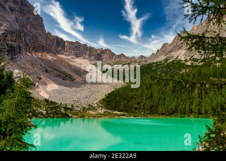 Blick auf den Sorapis See in den Dolomiten. Stockfoto