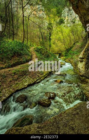 Tal des Flusses Orfento im Nationalpark Maiella Stockfoto