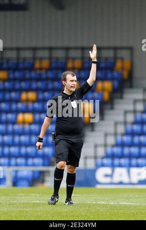 Wimbledon, Großbritannien. Januar 2021. Schiedsrichter Antony Coggins beim Sky Bet League 1 Behind Closed Doors Match zwischen AFC Wimbledon und Sunderland in Plough Lane, Wimbledon, England am 16. Januar 2021. Foto von Carlton Myrie/Prime Media Images. Kredit: Prime Media Images/Alamy Live Nachrichten Stockfoto