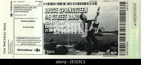 Konzertkarte für Bruce Springsteen und die E Street Band Im Molinon Fußballstadion am 26. Juni 2013 Gijon Asturien Spanien Stockfoto