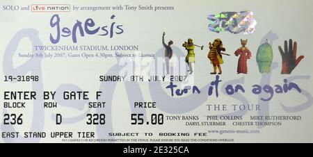 Konzertkarte für die Genesis Progressive Rock Band Turn IT On Again Tour Twickenham Stadion London England UK Sonntag, 8. Juli 2007 Stockfoto