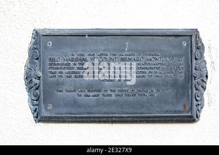 Nahaufnahme der Plakette an der Wand des Montgomery House, die an das Hauptquartier des Feldmarschalls Montgomery nach Dunkirk in Portway, Frome, Somers erinnert Stockfoto