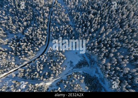 Winterlandschaft von oben, Hahntennjoch Imst Tirol mit DJI mavic 2 pro Drohne Stockfoto