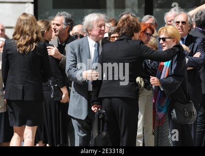 La femme de Bruno Cremer et Claude rich arrivent a ses funerailles a l'eglise Saint-Thomas d'Aquin a Paris, France le 13 Aout 2010. Foto von ABACAPRESS.COM Stockfoto