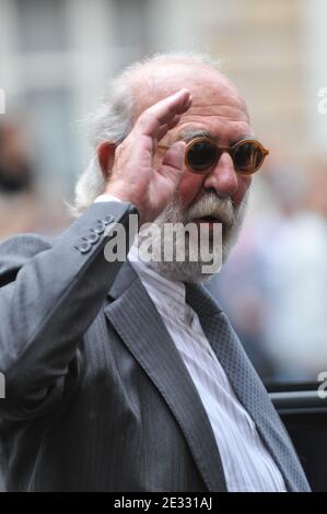 Jean-Pierre Marielle assiste aux funerailles de Bruno Cremer a l'eglise Saint-Thomas d'Aquin a Paris, France le 13 Aout 2010. Foto von ABACAPRESS.COM Stockfoto