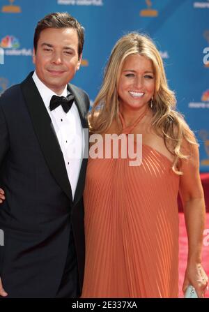 Jimmy Fallon, Nancy Juvonen bei den 62. Primetime Emmy Awards im Nokia Theater in Los Angeles, Kalifornien. 29. August 2010. (Im Bild: Jimmy Fallon, Nancy Juvonen). Foto von Baxter/ABACAPRESS.COM Stockfoto