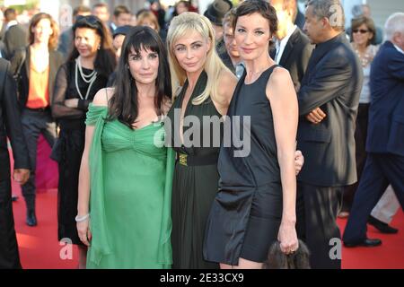 Mitglieder der Spielfilmjury (L-R) die französische Schauspielerin und Regisseurin Christine Citti, die französische Schauspielerin und Jurypräsidentin Emmanuelle Beart und die französische Schauspielerin Jeanne Balibar, die zur Eröffnungszeremonie und Vorführung von 'Brazil Director's Cut' unter der Regie des in Amerika geborenen britischen Regisseurs Terry Gilliam eintrafen, Am ersten Tag des 36. Amerikanischen Filmfestivals, am 3. September 2010 in Deauville, Nordwest-Frankreich. Foto von Thierry Orban/ABACAPRESS.COM Stockfoto