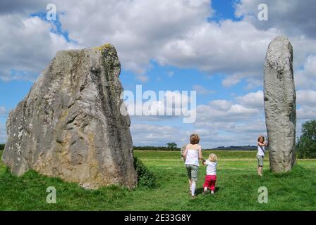 Jungsteinzeit Avebury stehende Steine, Avebury, Wiltshire, England, Vereinigtes Königreich Stockfoto