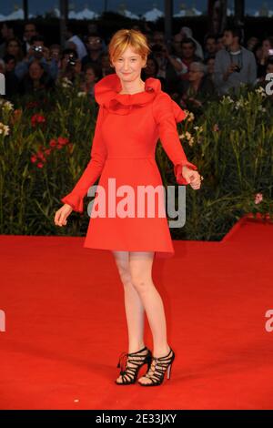 Alba Rohrwacher bei der Premiere von "La Solitudine Dei Numeri Primi" während des 67. Filmfestivals in Venedig am 9. September 2010 im Sala Grande Palazzo Del Cinema in Venedig, Italien. Foto von Nicolas Briquet/ABACAPRESS.COM Stockfoto