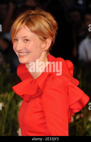 Alba Rohrwacher bei der Premiere von "La Solitudine Dei Numeri Primi" während des 67. Filmfestivals in Venedig am 9. September 2010 im Sala Grande Palazzo Del Cinema in Venedig, Italien. Foto von Nicolas Briquet/ABACAPRESS.COM Stockfoto