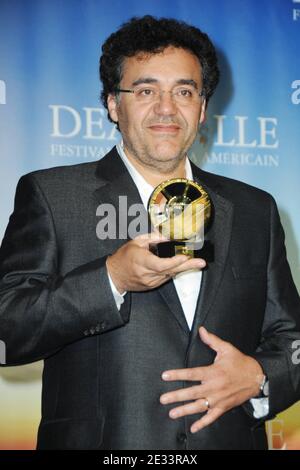 Regisseur Rodrigo Garcia, Gewinner des Hauptpreises für seinen Film "Mutter und Kind", besuchte die Fotoaufnahme der Gewinner nach der Abschlussfeier des 36. Amerikanischen Filmfestivals in Deauville, Normandie, Frankreich, am 11. September 2010. Foto von Mireille Ampilhac/ABACAPRESS.COM Stockfoto