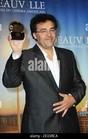 Regisseur Rodrigo Garcia, Gewinner des Hauptpreises für seinen Film "Mutter und Kind", besuchte die Fotoaufnahme der Gewinner nach der Abschlussfeier des 36. Amerikanischen Filmfestivals in Deauville, Normandie, Frankreich, am 11. September 2010. Foto von Mireille Ampilhac/ABACAPRESS.COM Stockfoto