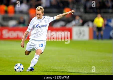 Schalkes Ivan Rakitic während des UEFA Champions League Fußballspiels, Gruppe B, Olympique Lyonnais und FC Schalke 04 im Gerland Stafdium in Lyon, Frankreich am 14. September 2010. Lyon gewann 1:0. Foto von Stephane Reix/ABACAPRESS.COM Stockfoto