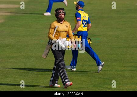 Chester le Street, England, 13. September 2020. Aaron Lilley von Leicester Foxes verlässt das Feld, nachdem Durham während ihres Vitality-Blast-Matches auf dem Riverside Ground entlassen und gefangen wurde. Stockfoto