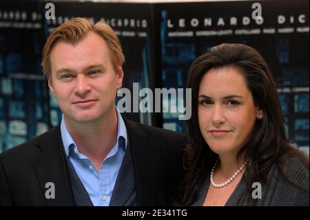Regisseur Christopher Nolan und seine Frau, die Produzentin Emma Thomas, besuchen am 21. September 2010 die Fotocall des Films 'Inception' in Rom, Italien. FOTO von Eric Vandeville/ABACAPRESS.COM Stockfoto