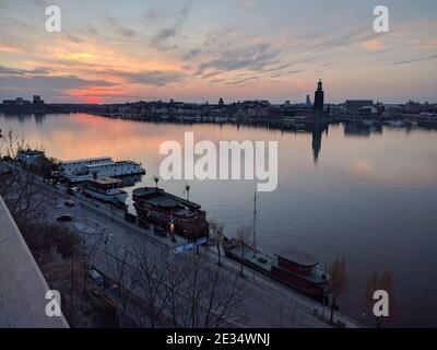 Stockholm, Schweden - April 19 2019: Panoramablick auf Kungsholmen bei Sonnenuntergang am 19 2019. April in Stockholm Schweden. Stockfoto