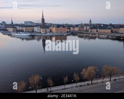 Stockholm, Schweden - April 19 2019: Panoramablick auf den Sonnenuntergang der Stadt am 19 2019. April in Stockholm Schweden. Stockfoto