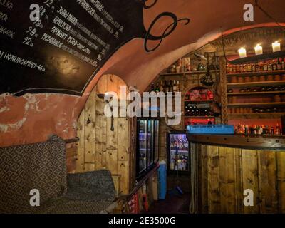 Schweden, Stockholm - April 22 2019: Innenansicht von Aifur Krog oder Viking Bar am 22 2019. April in Stockholm, Schweden. Stockfoto