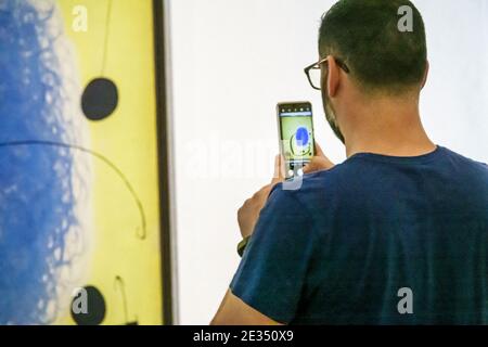 Spanien Barcelona Hispanic Katalonien Catalunya Parc de Montjuic Fundacio Joan Miro Foundation zeitgenössische Kunst Museum innen Galerie Ausstellung pa Stockfoto