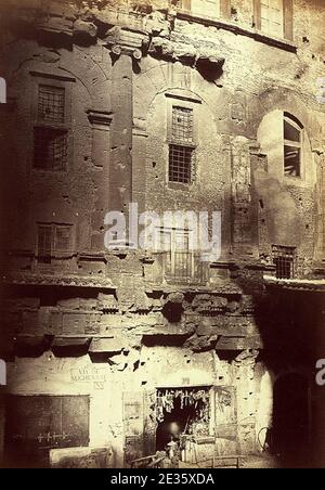 MacPherson, Robert (1811-1872) - n. 163 - das Theater von Marcellus, von der Piazza Montanara - ca 1858. Stockfoto