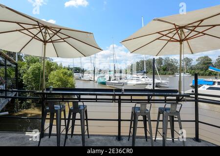 Terrasse des Mary River Marina Restaurants in Wharf Street, Maryborough Heritage Precinct, Queensland, QLD, Australien Stockfoto