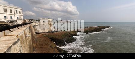 Schloss Ghana an der Kapküste. Eine von 40 Sklavenburgen oder Festungen Westafrikas. Millionen afrikanischer Sklaven sind durchgekommen. Kerker und Zellen Sklaverei. Stockfoto