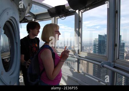 Blick auf das Rathaus vom Dach oder von der Spitze des Philadelphia USA Wolkenkratzer Wolkenkratzer alte Arbeitsbüros Büro Touristengeschichten Blick auf die Geschichte Stockfoto