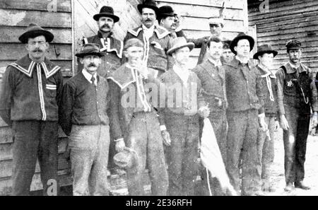 WILMINGTON MASSAKER North Carolina 10 November 1898. Eine Gruppe von weißen „Red Shirt“-Vormachthabern. Stockfoto