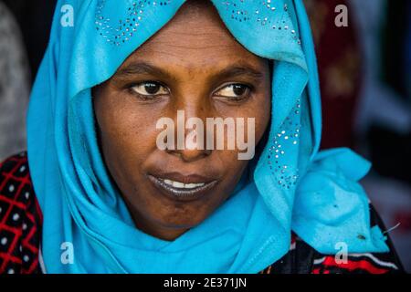 Bunt gekleidete toubou Frau, Porträt, Stammes-Festival, N'Djamena, Tschad Stockfoto