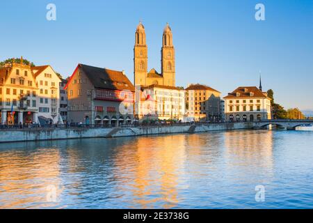 Zürich Grossmünster, Limmat, Schweiz Stockfoto