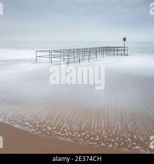 Sea Defense Groynes in Bournemouth Dorset Stockfoto