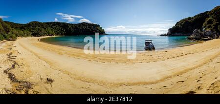 TE Pukatea Bay, Akersten Bay, im Abel Tasman Nature Park, South Island, Neuseeland. Stockfoto