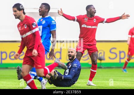 Der Antwerpener Martin Hongla feiert nach einem Treffer bei einem Fußballspiel zwischen KAA Gent und Royal Antwerp FC RAFC, Sonntag, 17. Januar 2021 in Gent, ON Stockfoto