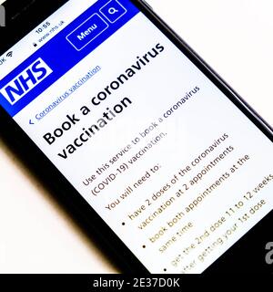 London UK, Januar 17 2021, NHS App Handy oder Smartphone Screenshot Buchung EINER Coronavirus-Impfung Stockfoto