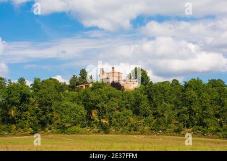 Mittelalterliche Kapelle, Cappella di San Galgano a Montesiepi. Diese restaurierte Kapelle & Einsiedelei befindet sich neben der berühmteren Abtei San Galgano in der Toskana Stockfoto