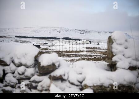 Middleton in Teesdale, County Durham , Großbritannien. Dienstag, 5. Januar 2021: Schwerer Schnee setzte sich am Morgen in Teilen der Grafschaft Durham fort. Weit Stockfoto