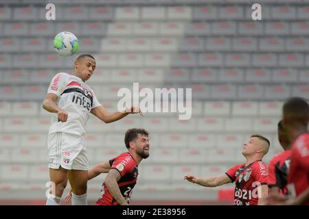 Curitiba, Brasilien. Januar 2021. Bruno Alves während Athletico und São Paulo. Spiel gültig für die 30. Runde der Brasilianischen Meisterschaft 2020. Estádio Joaquim Américo Guimarães. Curitiba, PR. Kredit: Reinaldo Reginato/FotoArena/Alamy Live Nachrichten Stockfoto
