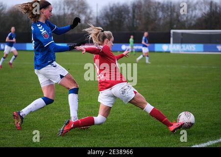 Liverpool, Großbritannien. Januar 2021. Faye Bryson (#2 Bristol City) in Aktion während des FA Women's Super League-Spiels zwischen Everton und Bristol City im Walton Hall Park in Liverpool, England. Kredit: SPP Sport Presse Foto. /Alamy Live Nachrichten Stockfoto