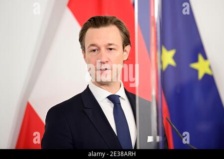 Wien, Österreich. 17. Januar 2021. Pressekonferenz der Bundesregierung. Weitere Einzelheiten zu den Corona-Massnahmen. Das Bild zeigt Gernot Blümel Bundesfinanzminister (ÖVP). Stockfoto