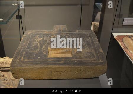Ausstellung von Mumien, Artefakten und ägyptischen Funden im Ägyptischen Museum von Turin Stockfoto