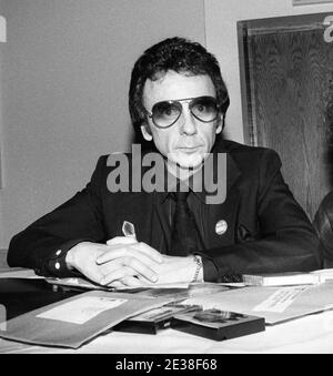 Der Musikproduzent PHIL SPECTOR (geb. Harvey Phillip Spector, 26. Dezember 1939 – 16. Januar 2021) ist im Alter von 81 Jahren gestorben und verbüßt eine Gefängnisstrafe wegen Mordes. Spector transformierte die Popmusik mit seinem "Wall of Sound"-Aufnahmestil in den 1960er Jahren. 2009 wurde er wegen des Mordes an der Hollywood-Schauspielerin Lana Clarkson 2003 verurteilt. FILE FOTO SHOT: Plattenproduzent PHIL SPECTOR im Jahr 1994; genaues Datum und Ort unbekannt. (Bild: © Globe Photos/ZUMA Wire) Stockfoto