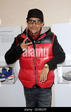 Sagte Taghmaoui bei der Eröffnung der Ausstellung "Les annees 1990-2000 Histoire ideale de la Mode contemporaine Vol.II" im Musée des Arts Decoratifs in Paris, Frankreich am 24. November 2010. Foto von Nicolas Briquet/ABACAPRESS.COM Stockfoto