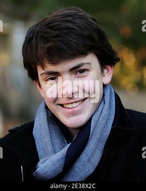 Der Schauspieler Skandar Keynes, der in der kommenden Feiertagsfilm-Veranstaltung "The Chronicles of Narnia: The Voyage of the Dawn Treader" spielt, ist am 9. Dezember 2010 im National Zoo in Washington, DC, USA, zu sehen. Foto von Olivier Douliery /ABACAPRESS.COM Stockfoto