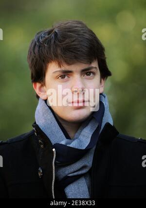 Der Schauspieler Skandar Keynes, der in der kommenden Feiertagsfilm-Veranstaltung "The Chronicles of Narnia: The Voyage of the Dawn Treader" spielt, ist am 9. Dezember 2010 im National Zoo in Washington, DC, USA, zu sehen. Foto von Olivier Douliery /ABACAPRESS.COM Stockfoto
