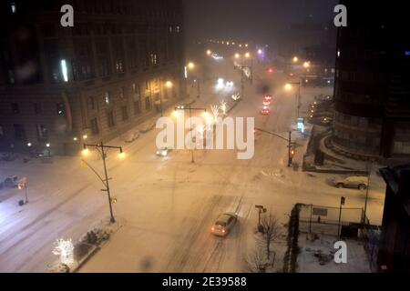 Illustration der Innenstadt von Brooklyn in New York während des ersten Schneefalls des Jahres am 26. Dezember 2010. Ein Wintersturm Schneesturm fiel rund 20 Zoll Schnee in der US-Ostküste. Foto von Charles Guerin/ABACAPRESS.COM Stockfoto