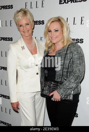 Cindy Hensley McCain und Meghan McCain nehmen am 7. Oktober 2010 an der Elle und Express-Veranstaltung ''25 at 25'' im Palihouse in West Hollywood in Los Angeles Teil. Foto von Lionel Hahn/ABACAPRESS.COM (im Bild: Meghan McCain, Cindy Hensley McCain)' Stockfoto