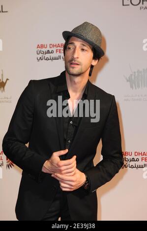 Der US-Schauspieler Adrien Brody kam am 14. Oktober 2010 zur Eröffnungsfeier des Abu Dhabi International Film Festival in Abu Dhabi, Vereinigte Arabische Emirate, an. Foto von Ammar Abd Rabbo/ABACAPRESS.COM Stockfoto