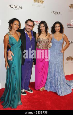 L-R : die palästinensische Schriftstellerin Rula Jebreal, der US-Regisseur Julian Schnabel, die indische Schauspielerin Freida Pinto und die französisch-palästinensische Schauspielerin Yasmine Elmasri kommen am 21. Oktober 2010 zur Vorführung von 'Mral' beim Abu Dhabi International Film Festival in Abu Dhabi, Vereinigte Arabische Emirate, an. Foto von Ammar Abd Rabbo/ABACAPRESS.COM Stockfoto