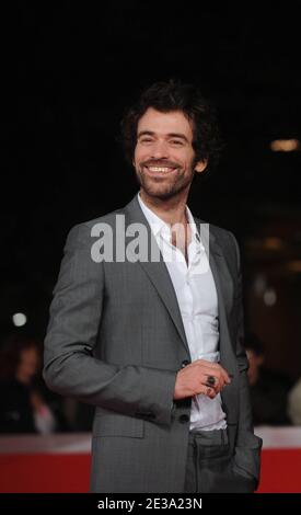 Der französische Schauspieler Romain Duris nimmt am 4. November 2010 an der Premiere des 'L'Homme Qui Vouliit Vivre Sa Vie' während des 5. Filmfestivals in Rom, Italien, Teil. Foto von Eric Vandeville/ABACAPRESS.COM Stockfoto